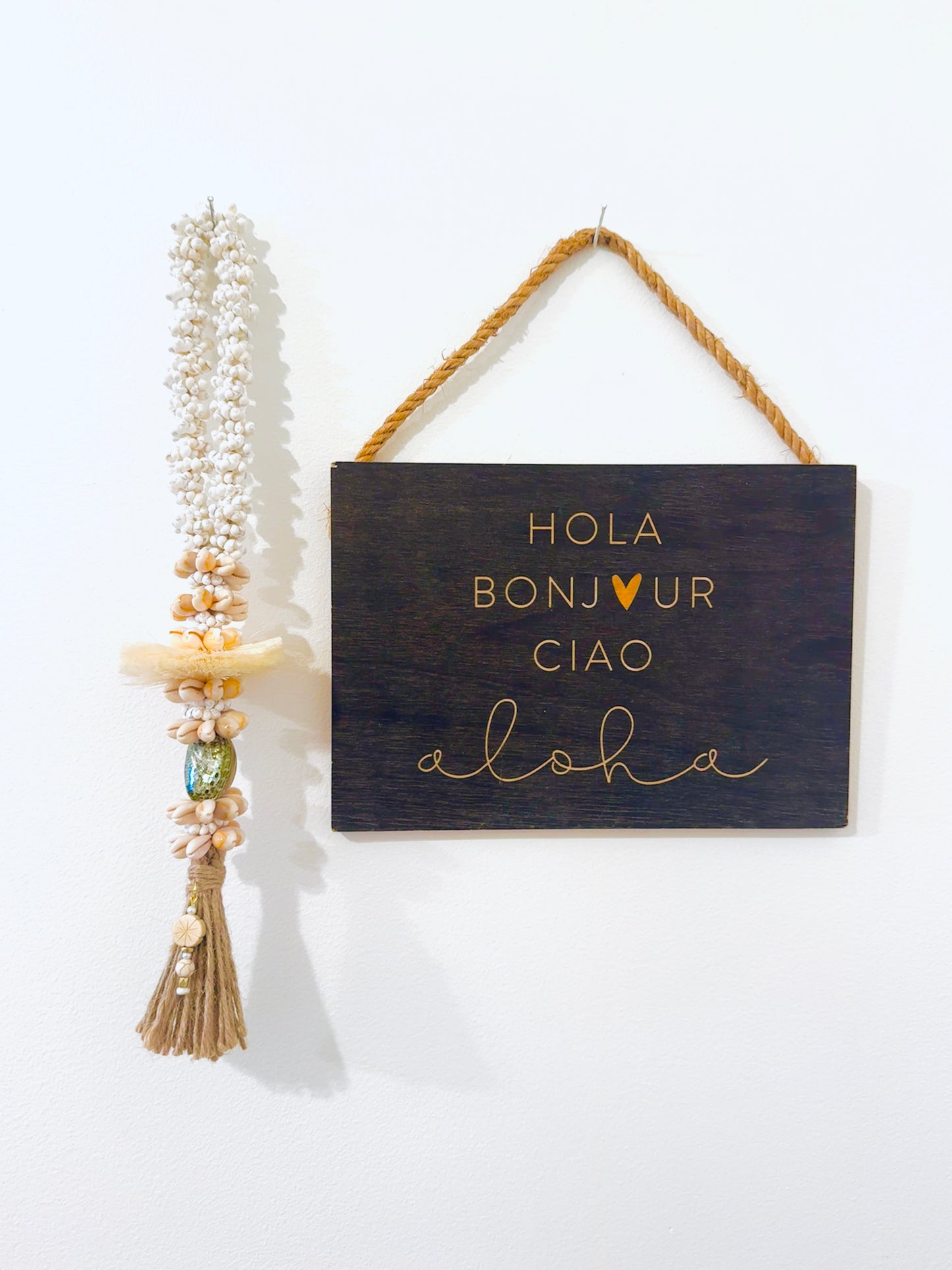 HALE CHARM - White + Hibiscus