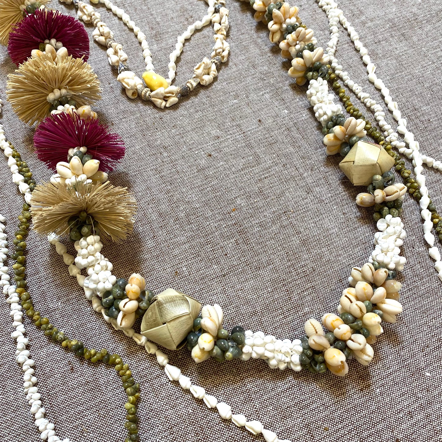 FA'AFETAI LEI lavender/beige