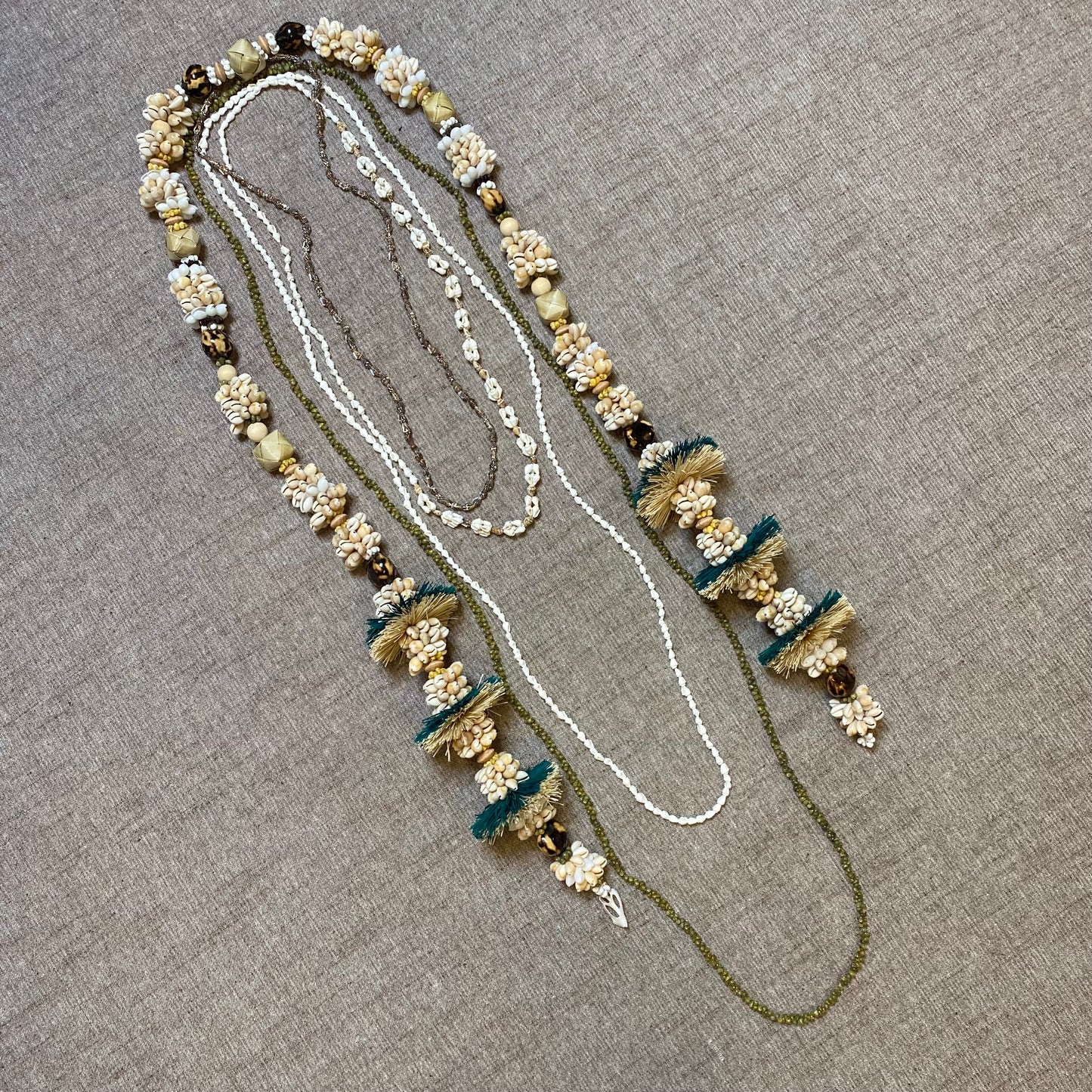KAHEKILI MAILE LEI green/beige