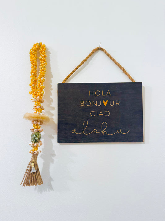 HALE CHARM - Beige + Puakenikeni flower